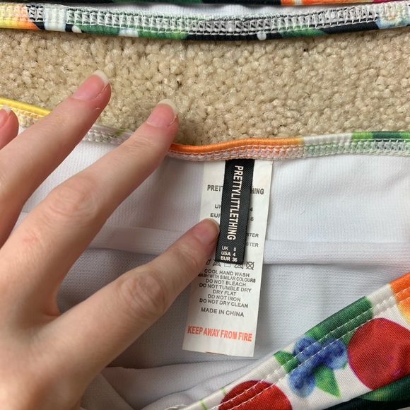 PrettyLittleThing off the shoulder v waist bikini set - Picture 3 of 8